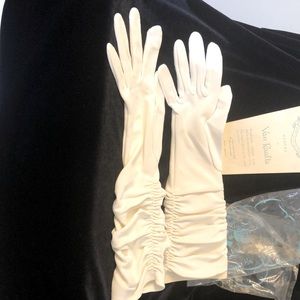 Van Raalte Gloves